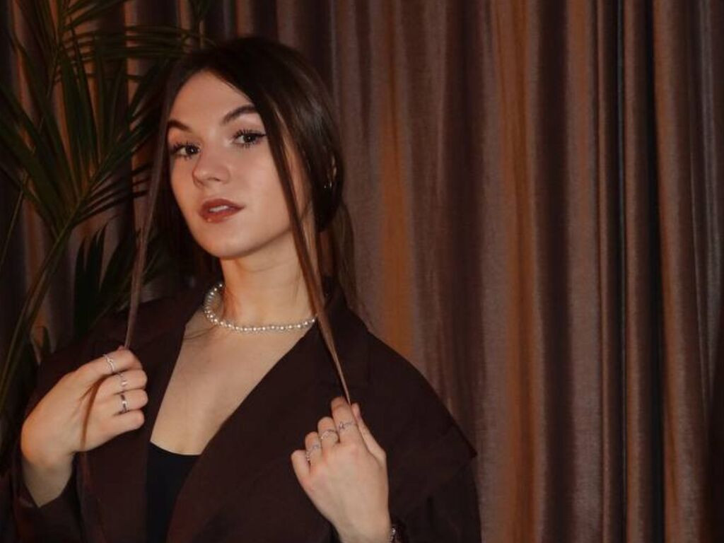 LunaDjein LiveJasmin