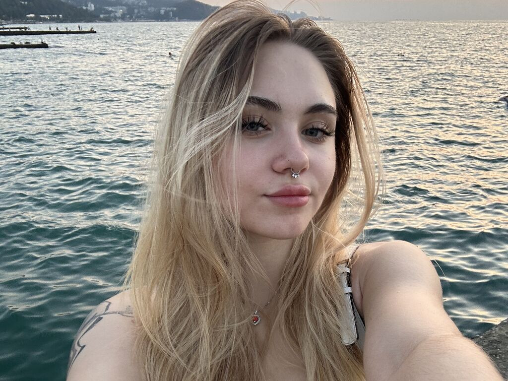 LunaMillie LiveJasmin