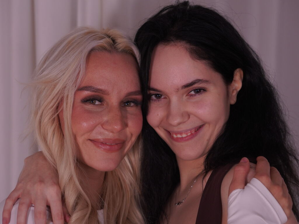 LynAndChristel LiveJasmin