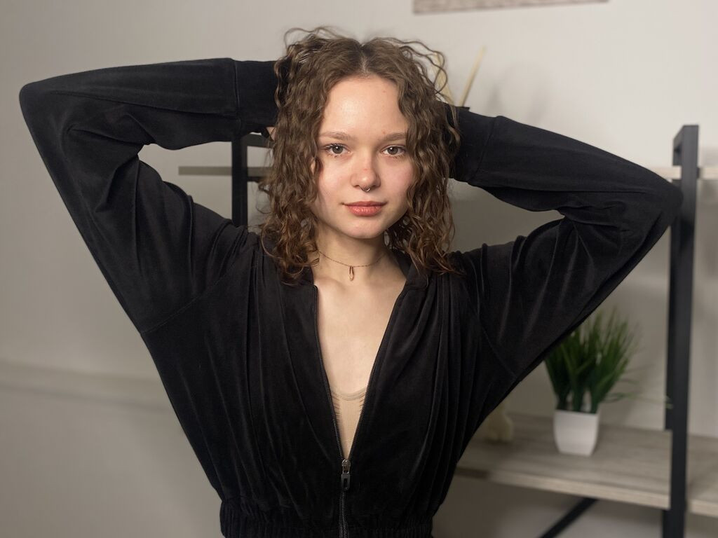 LynCoey Nude