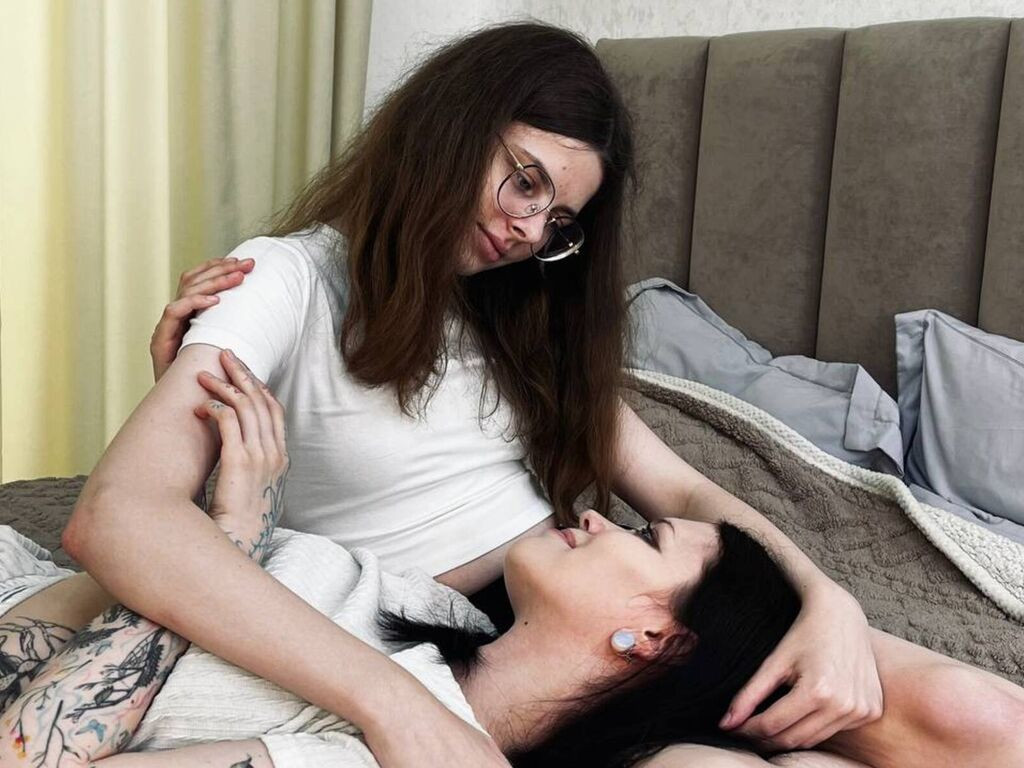 LynnAndGina Nude
