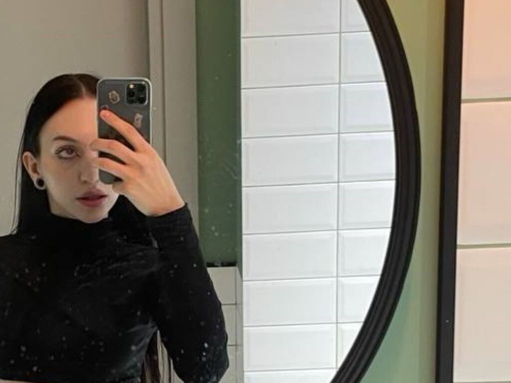 LynneDarbyshire Nude