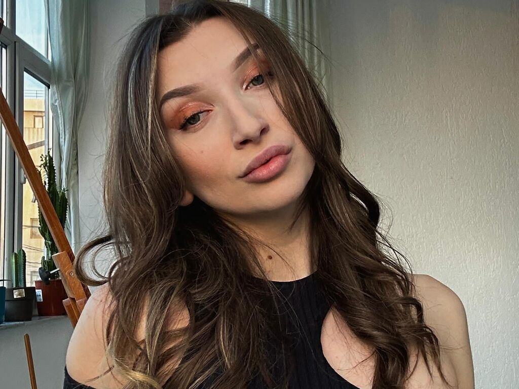 MadisonCrush Nude
