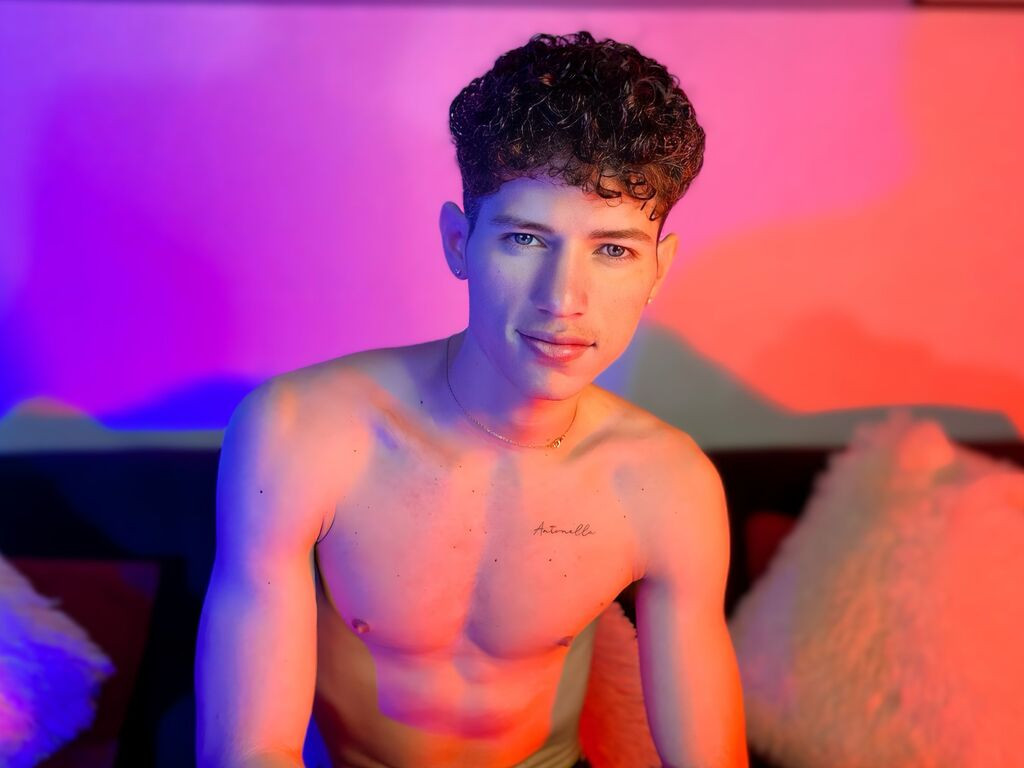 MattiaDeSantis LiveJasmin
