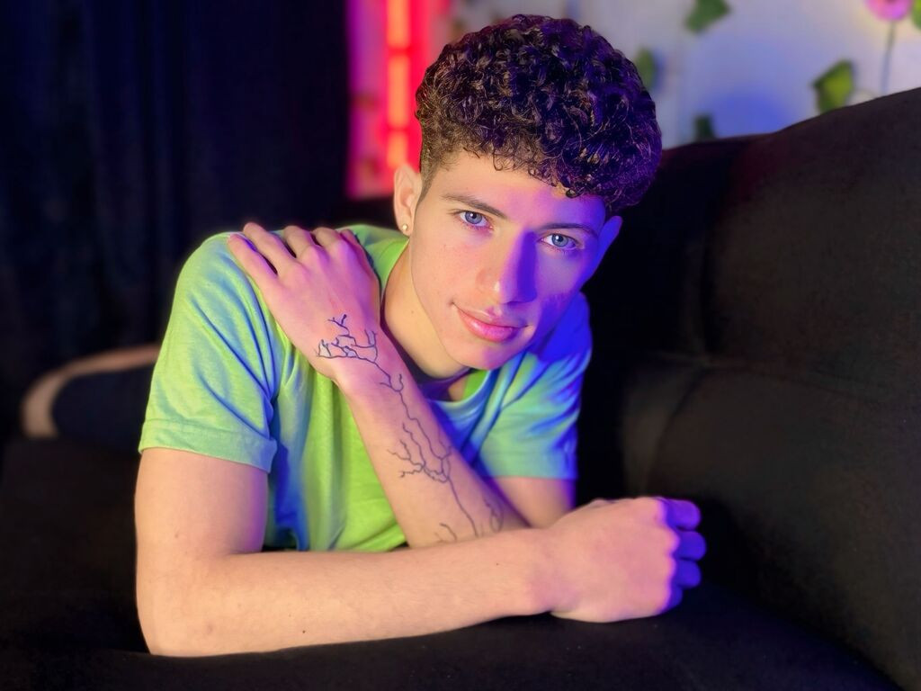 MattiaLegrand Desnudo