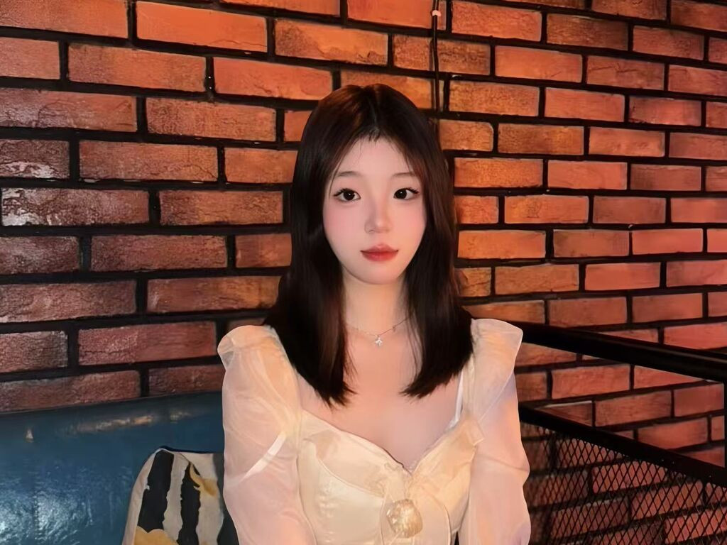MaxineMerry LiveJasmin