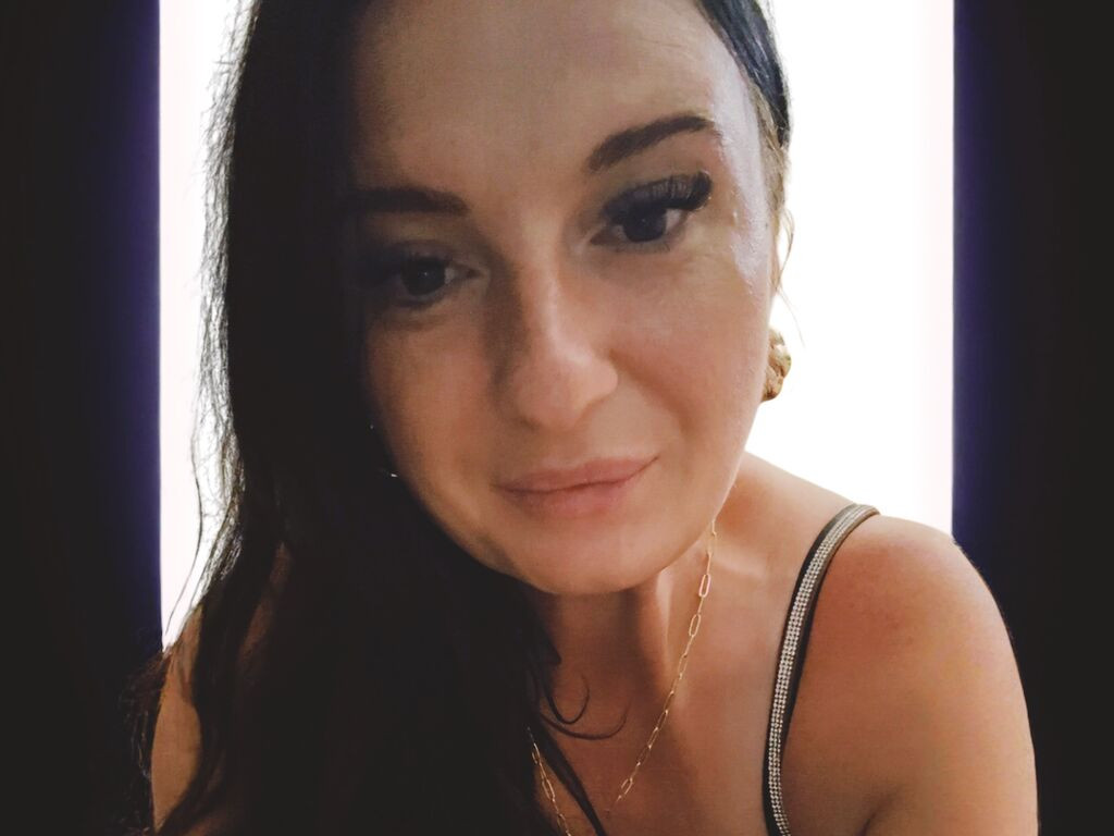 MelaniaKane LiveJasmin