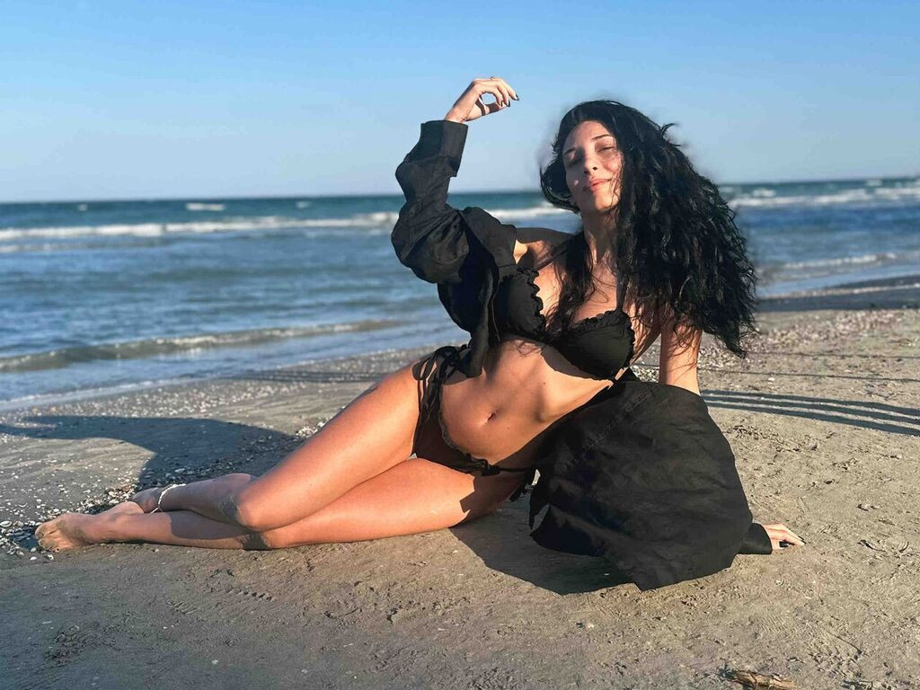 MiaLunnah LiveJasmin
