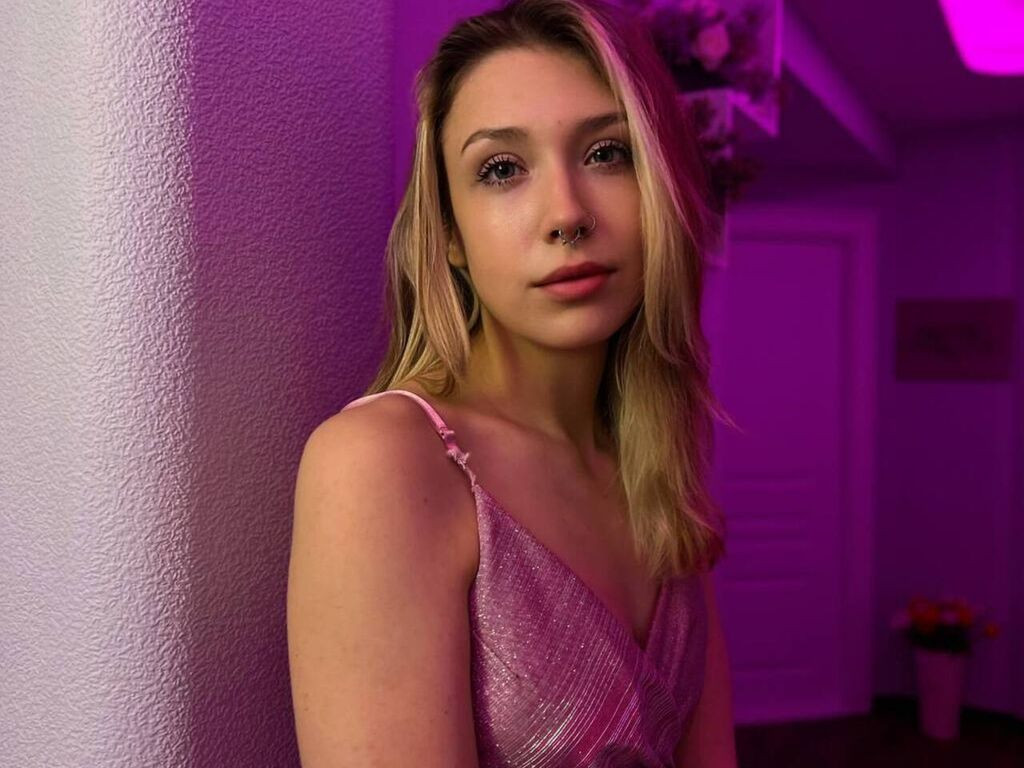 MiaMoorman Nude