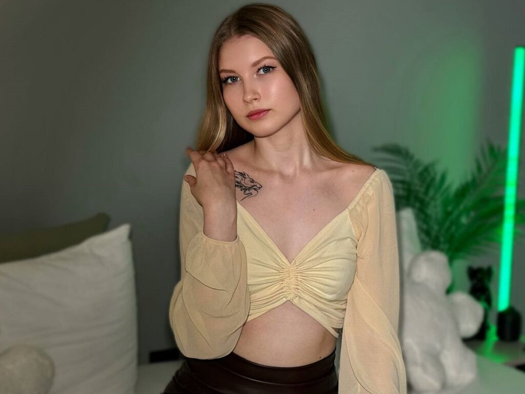 MiaSavge Nude