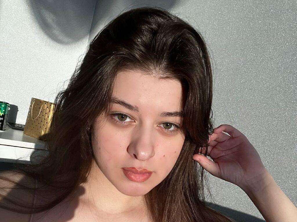 MiaShandri LiveJasmin