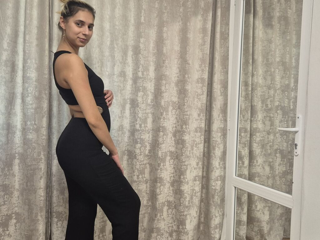 MiaaMia Desnudo