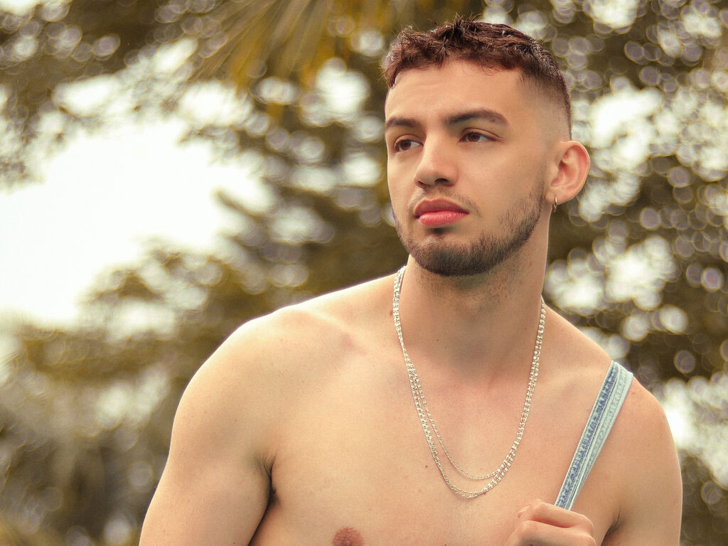 MichaelMagno LiveJasmin