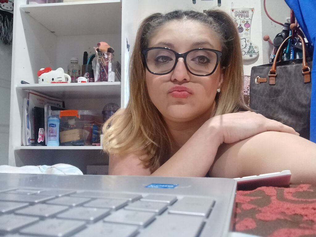 MichelleChavez LiveJasmin