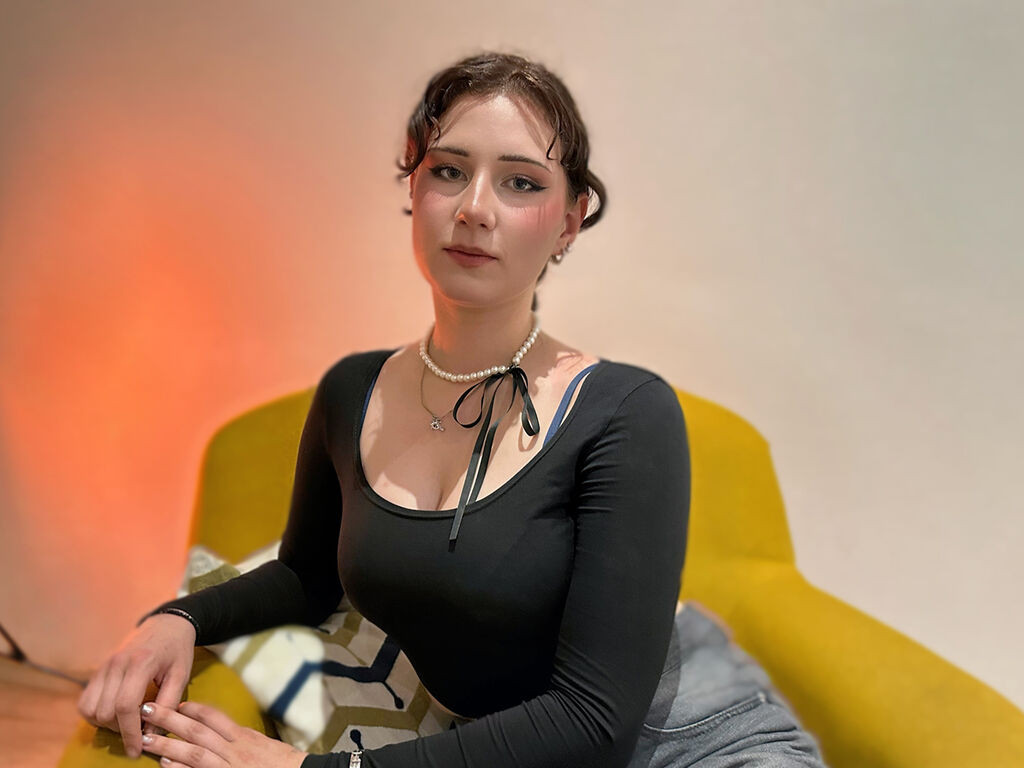 MikaHenders LiveJasmin