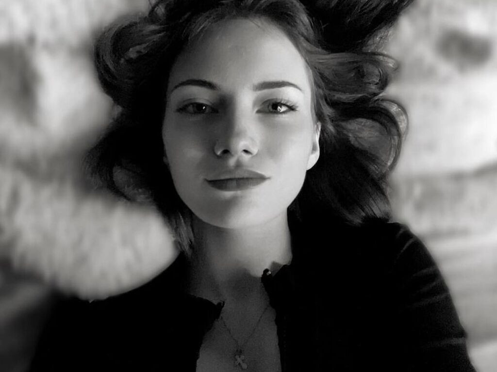 MikaelaBirky Desnudo