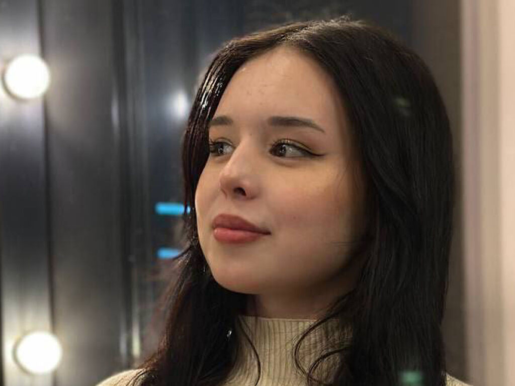 MikiPellon LiveJasmin