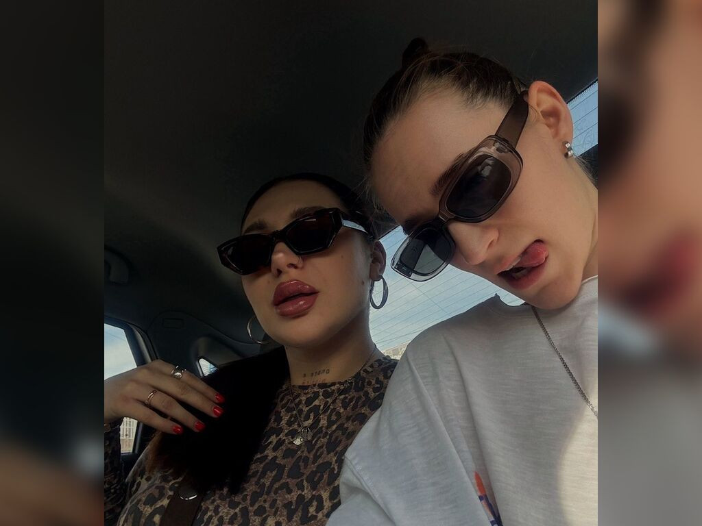 MilaAndKitty LiveJasmin
