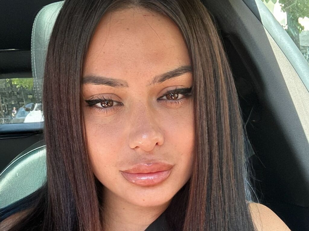 MilaHadid LiveJasmin