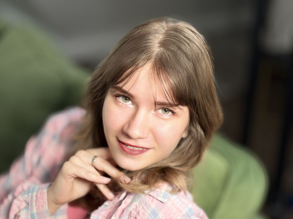 MilaMaelis LiveJasmin