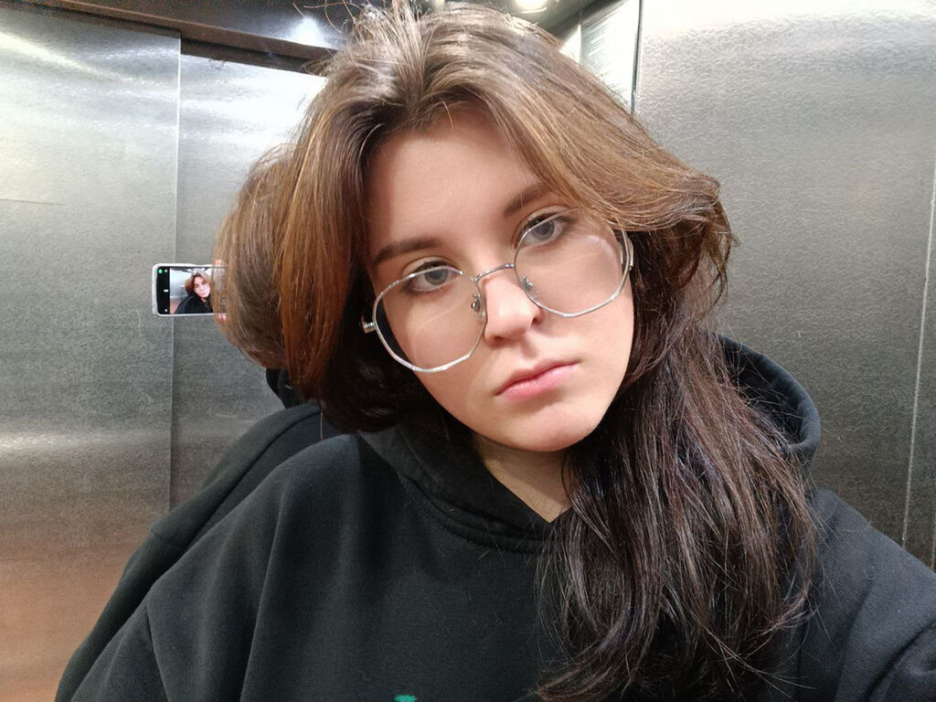 MilanaCold LiveJasmin