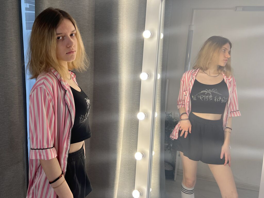 MilanaRayy Desnudo