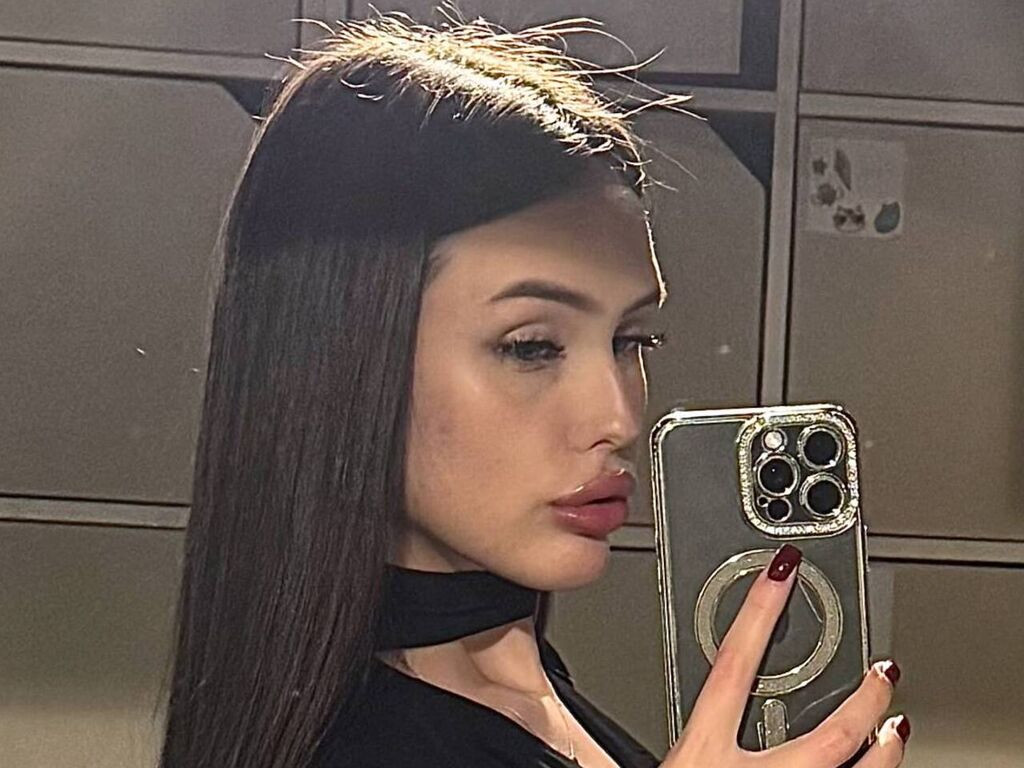 MinaDepace LiveJasmin