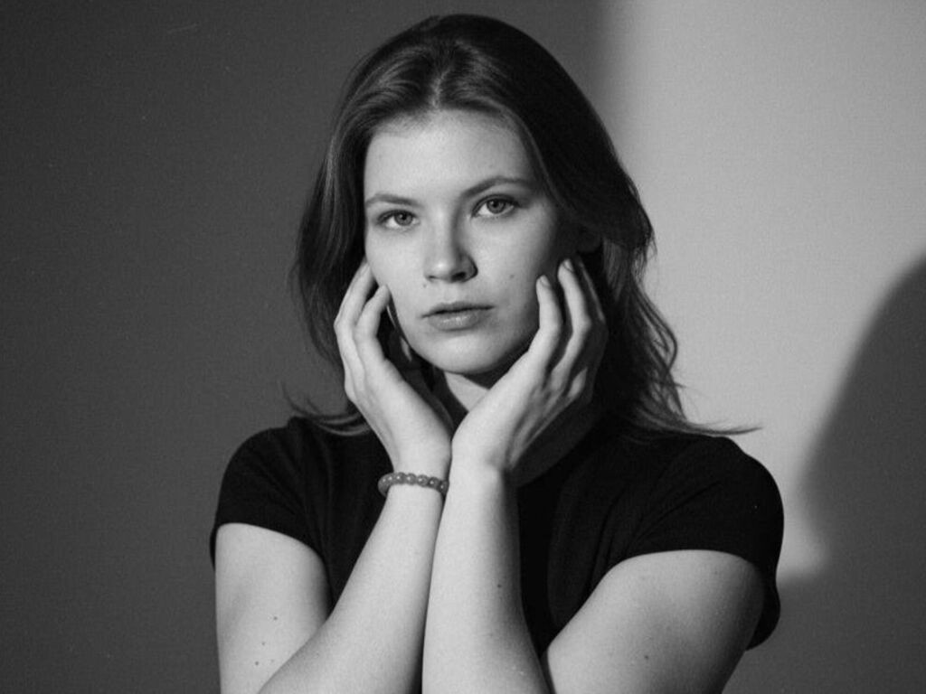 MinervaBryson Desnudo