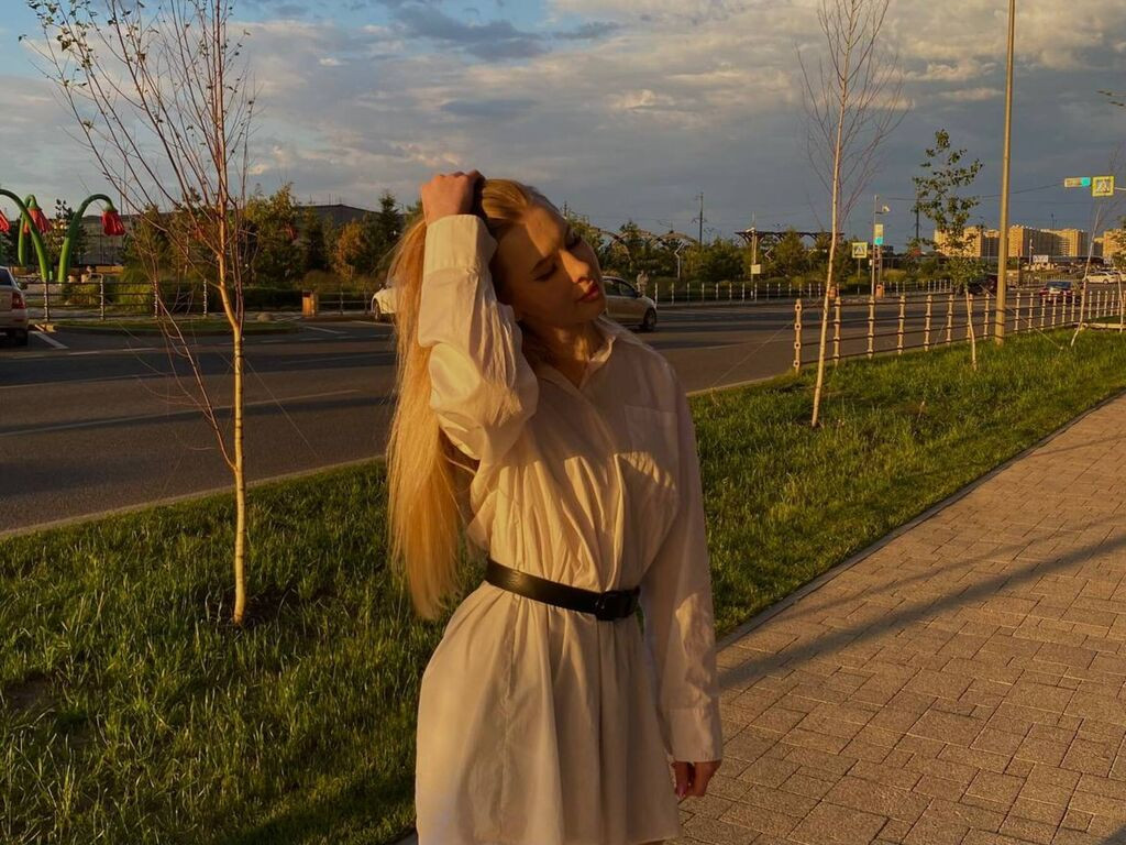 MintaSpitz LiveJasmin