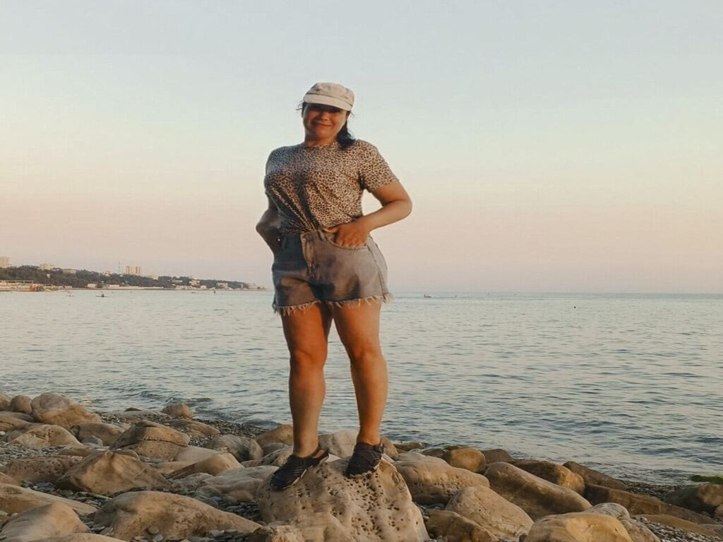 MiraBelora Nude