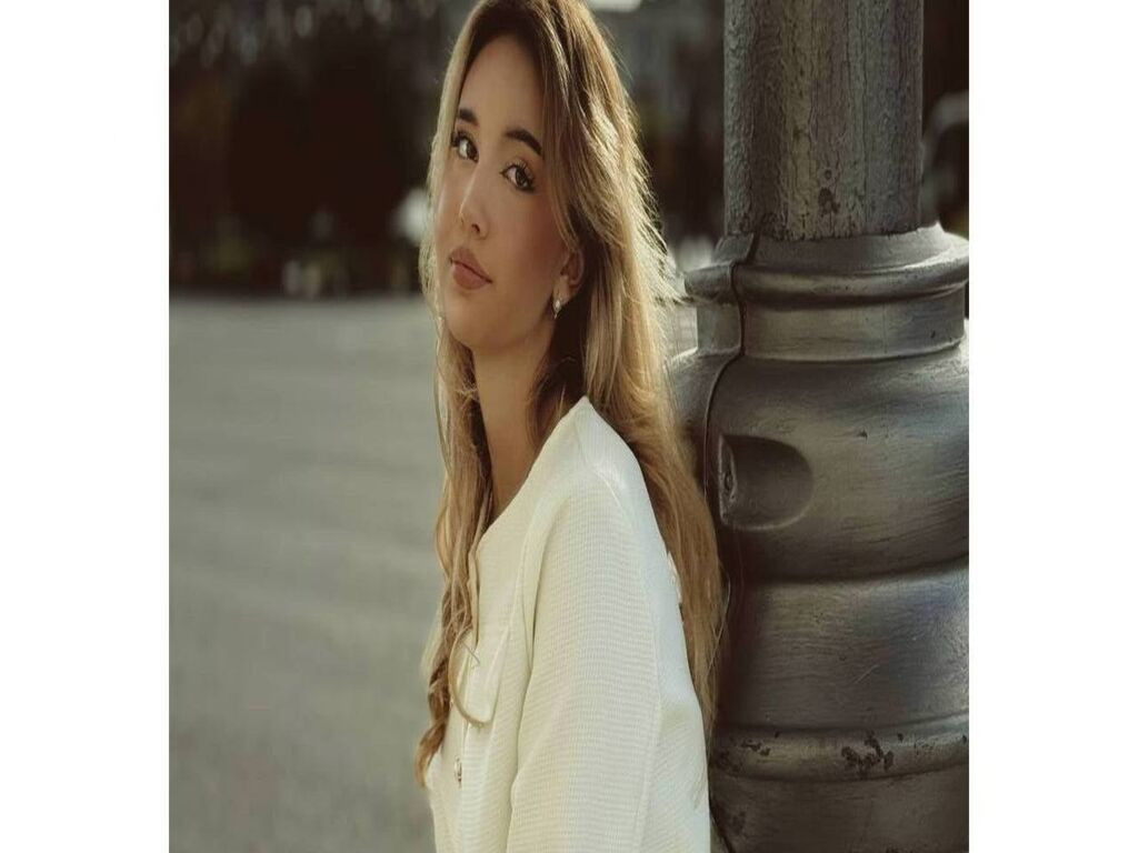 MiraStarlet LiveJasmin