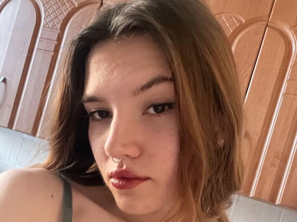 MitsukoJurica LiveJasmin