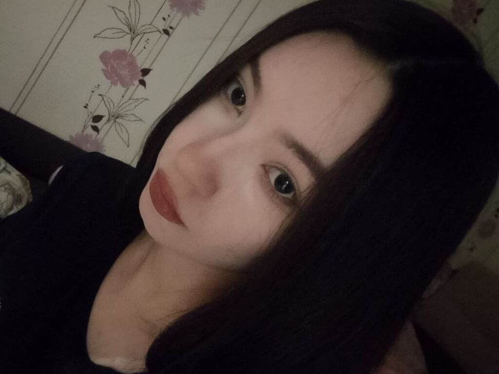 MiyaBloom LiveJasmin