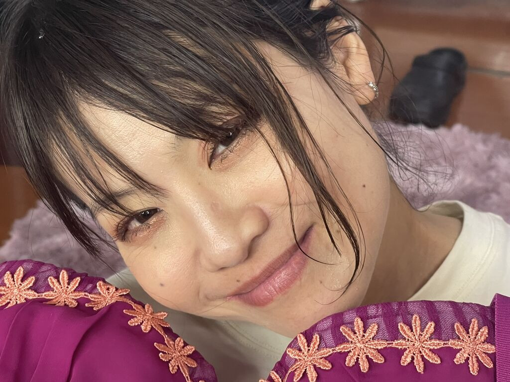 MomocaJunUmi LiveJasmin