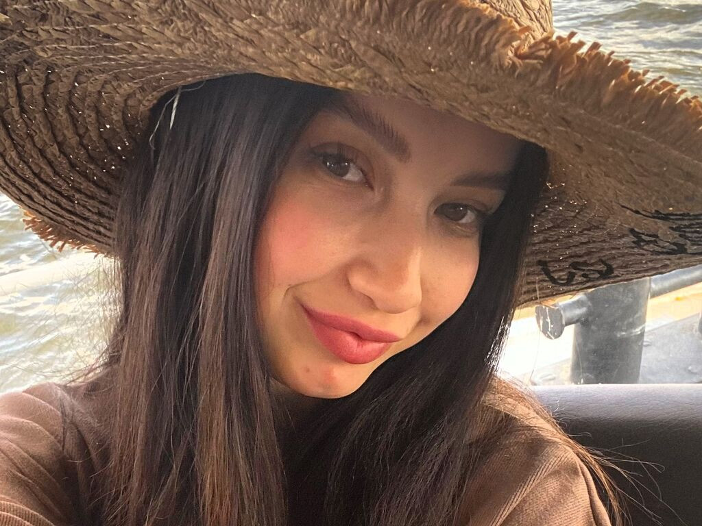 MonaHicks LiveJasmin