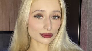 MonicaBarbies Cam