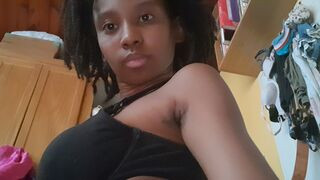 NaiyobiRae Cam