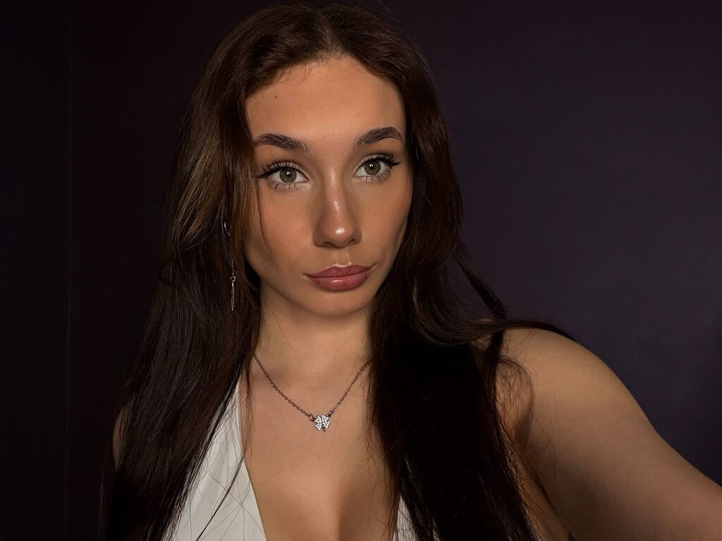 NikkiFarmiga LiveJasmin