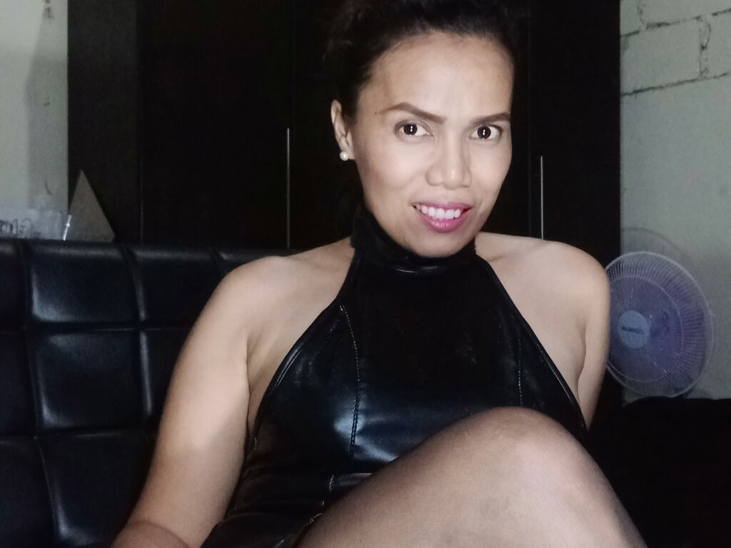 NikkiePhil LiveJasmin
