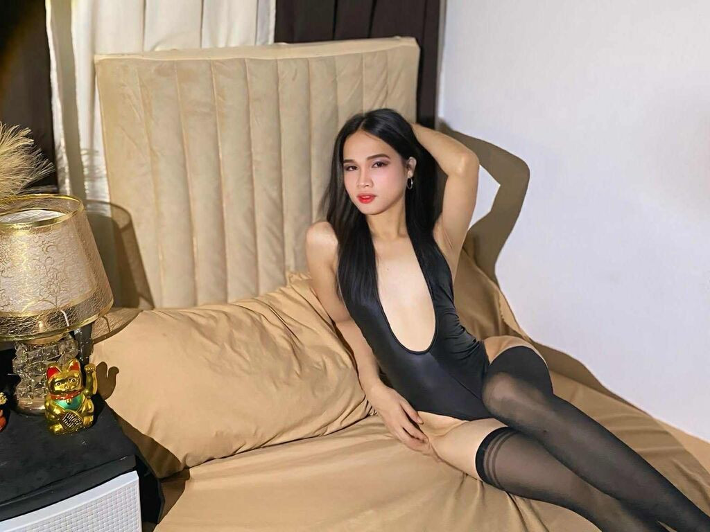 NiraShantal LiveJasmin