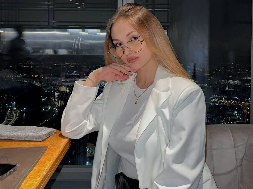 NohemiHimelman LiveJasmin
