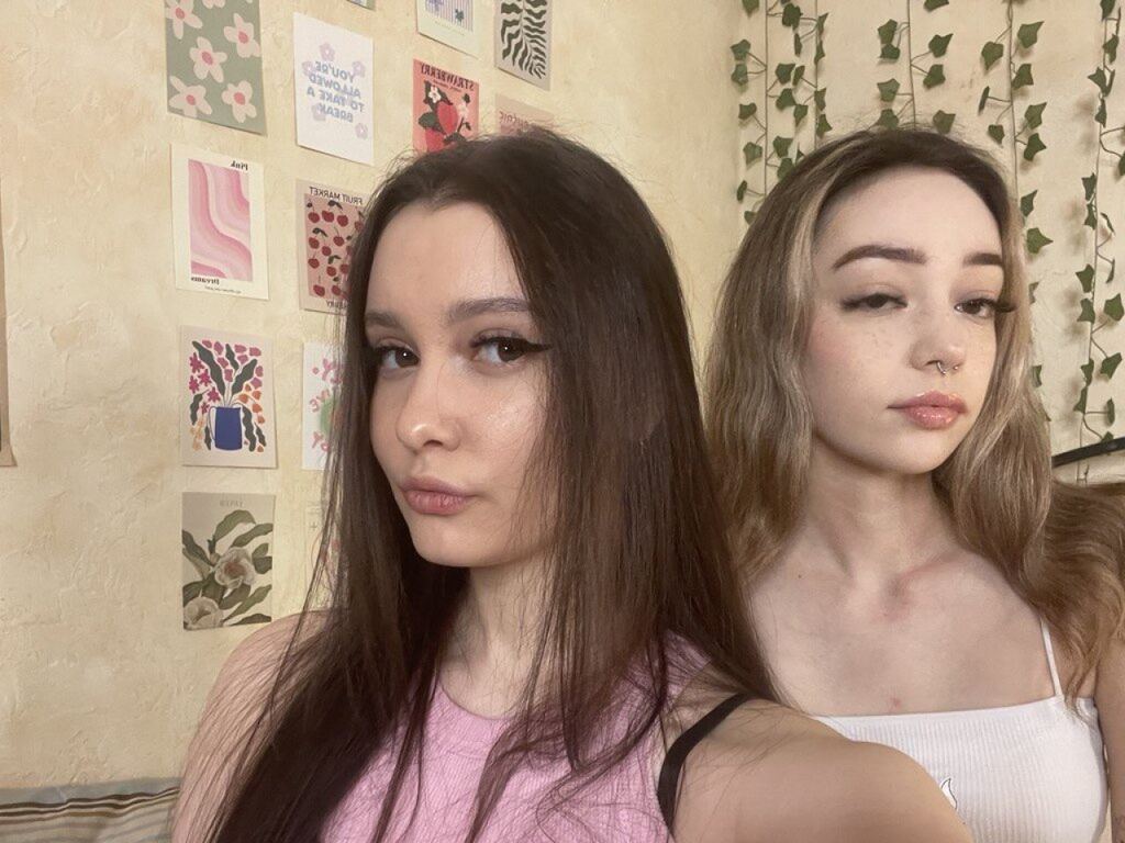 OdetteAndGussie Desnudo