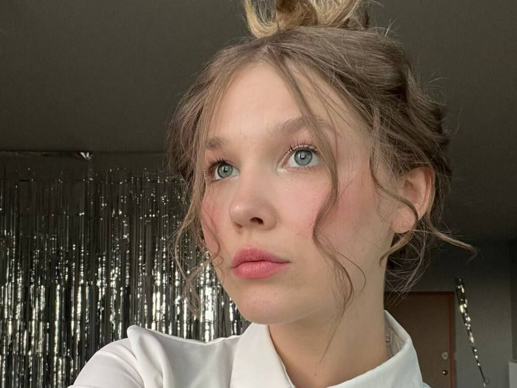 OzellaDevere Desnudo