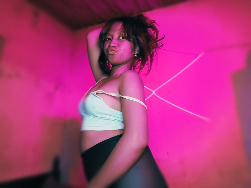 PaollahNanie LiveJasmin