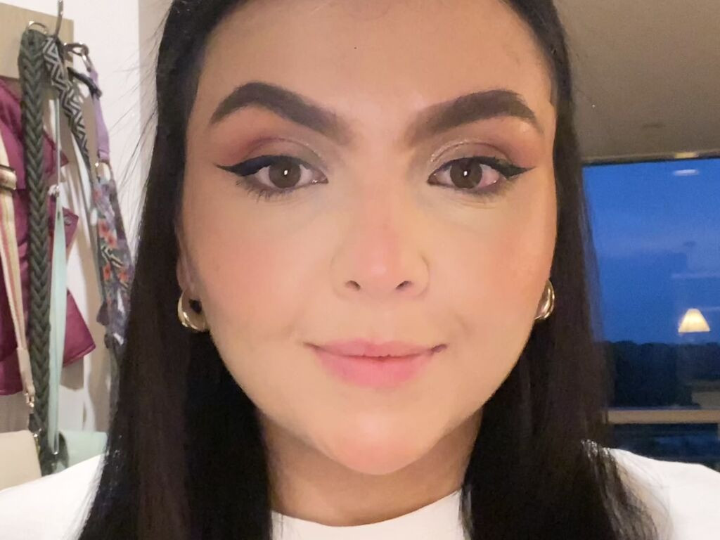 PeachyPomky LiveJasmin