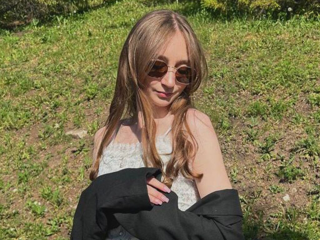 PearleNaysmith LiveJasmin