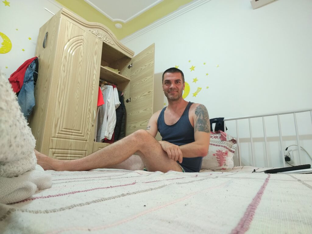 PeterJanes Nude