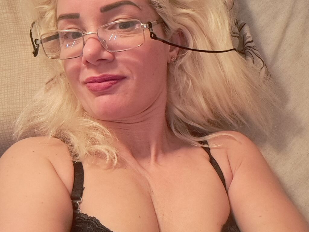 QueenMarina LiveJasmin