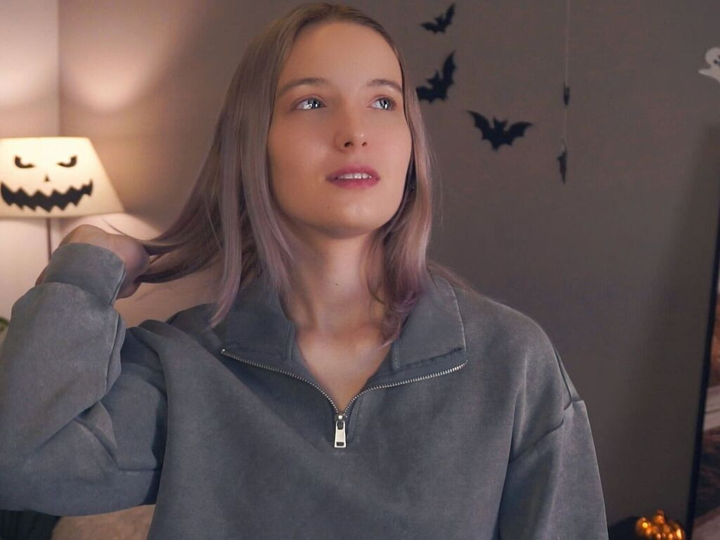 RessieKaua LiveJasmin