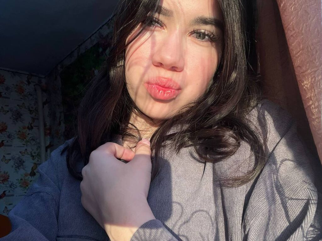 RomaineShowden LiveJasmin